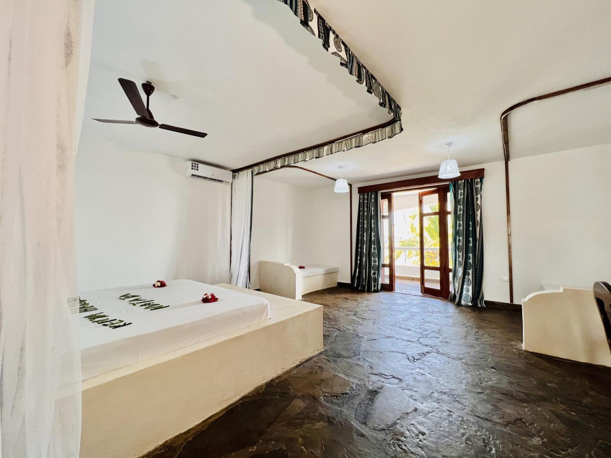 Jacaranda Beach Resort Watamu Eksteriør billede